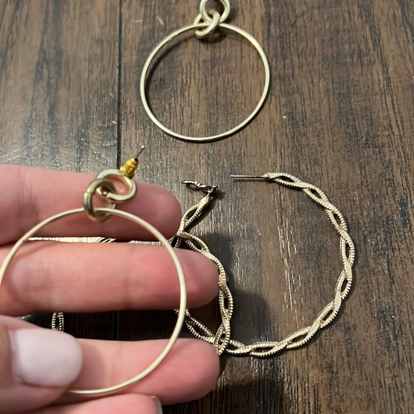 Bundle of 2 cute hoop earrings - Picture 3 of 3